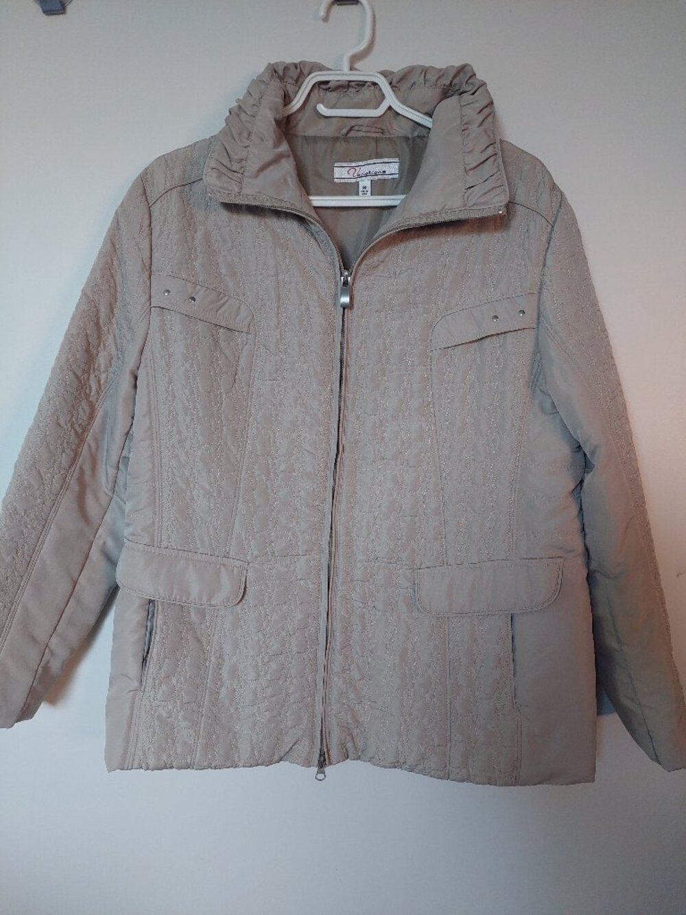 Variations Women's Size Medium Lightweight Beige Quilted Zip-up Jacket